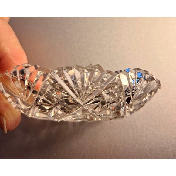 4 Vintage Salt Cellars Cut Glass Oval Sawtooth Rim Intricate Starburst Design - Picture 9 of 9